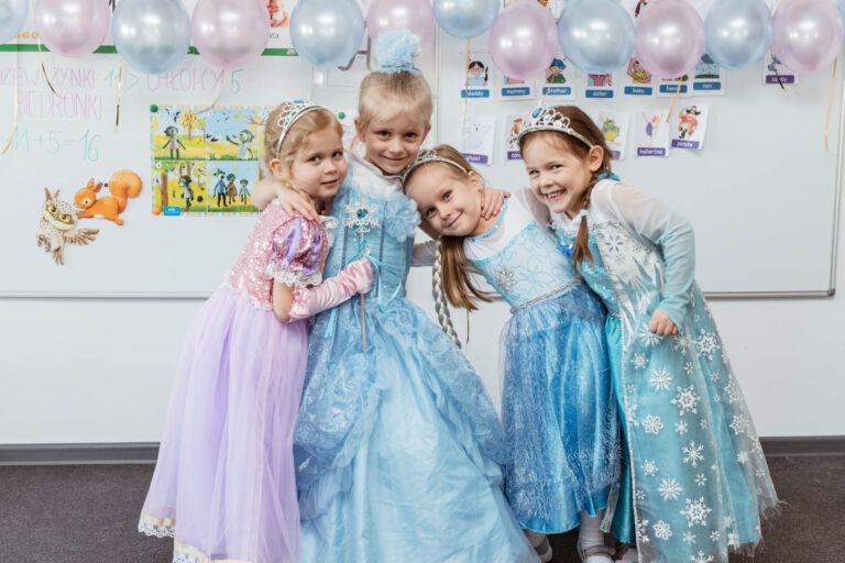 Bal niecodziennych postaci!